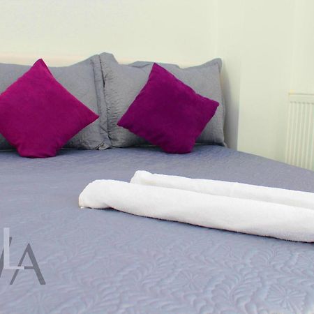 White Luxury Apartment Сибиу Экстерьер фото
