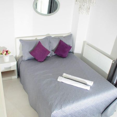 White Luxury Apartment Сибиу Экстерьер фото