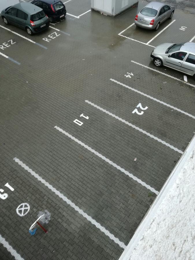 White Luxury Apartment Сибиу Экстерьер фото