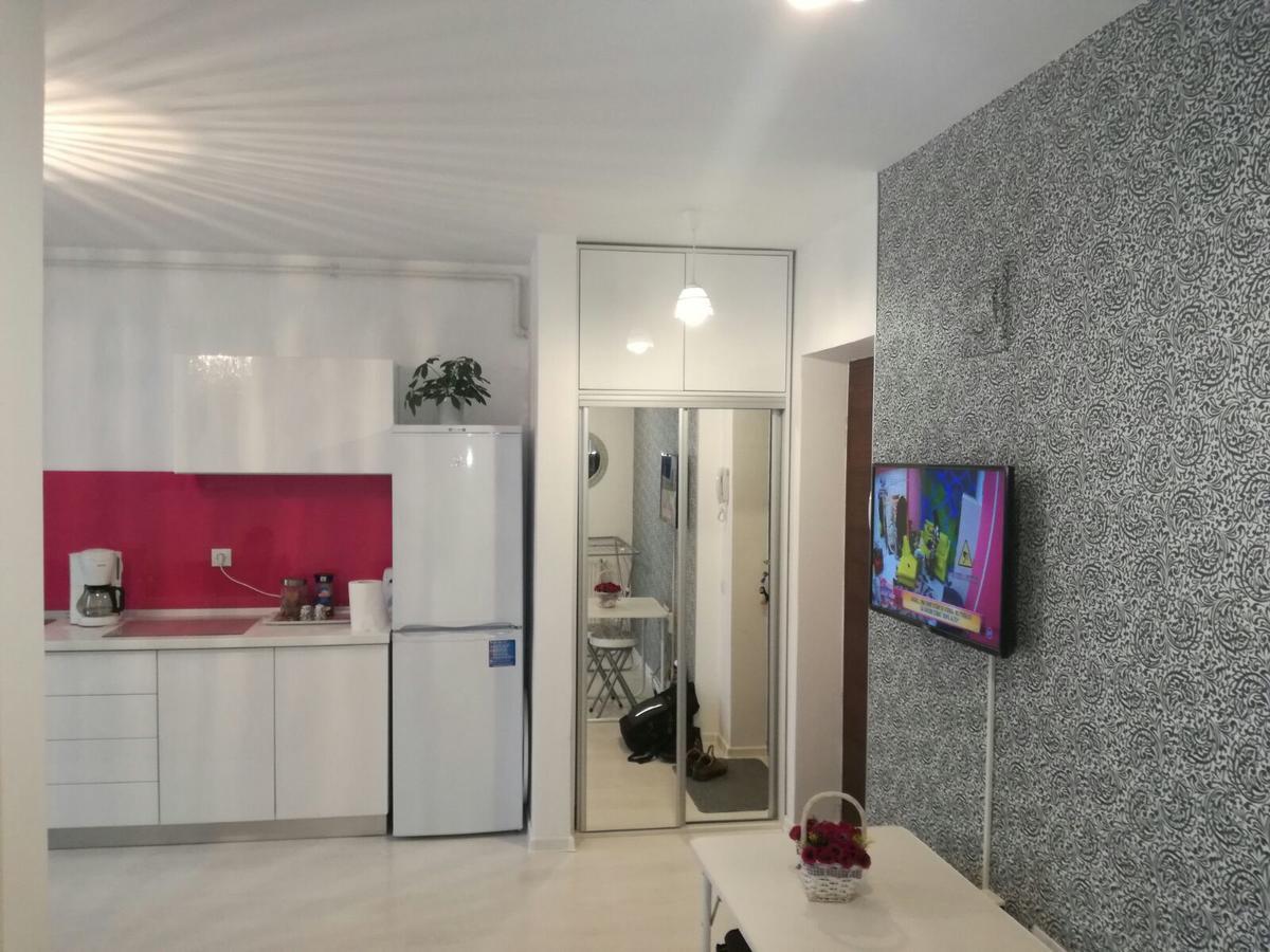 White Luxury Apartment Сибиу Экстерьер фото